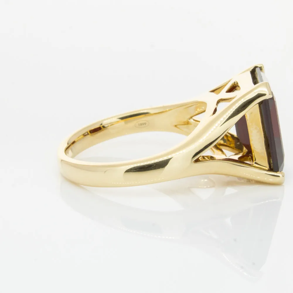 14ct Yellow Gold Garnet Verona Ring
