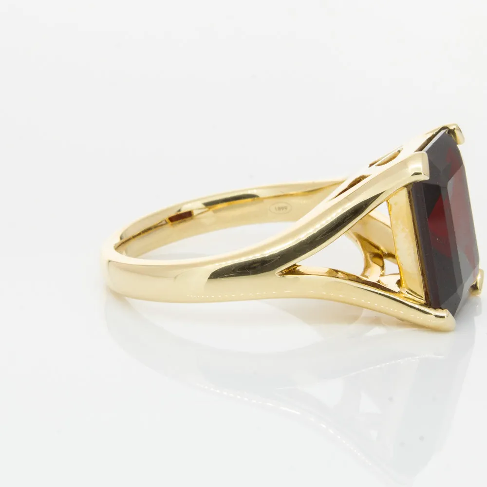14ct Yellow Gold Garnet Verona Ring