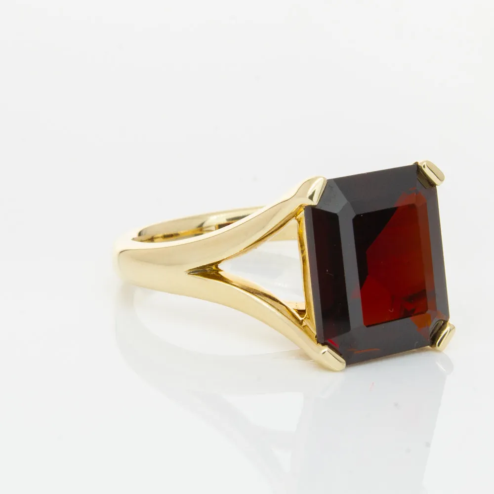 14ct Yellow Gold Garnet Verona Ring