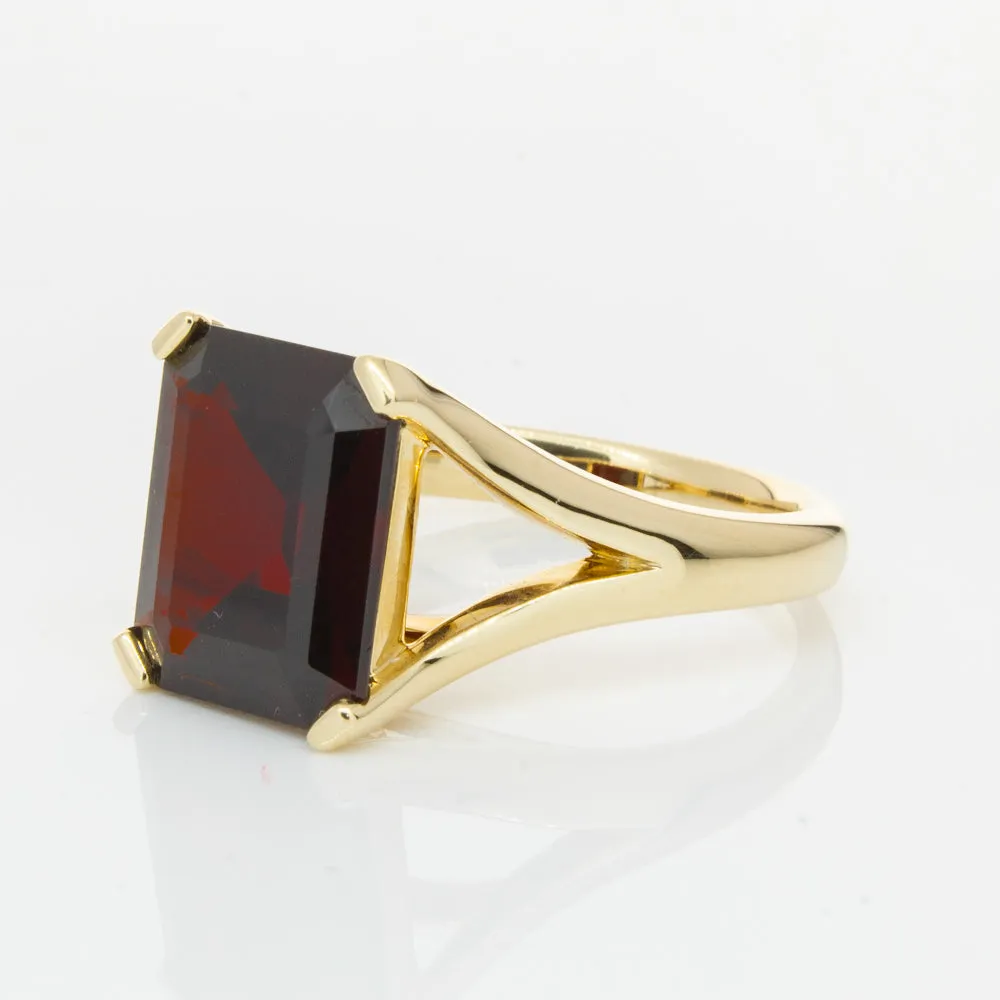14ct Yellow Gold Garnet Verona Ring