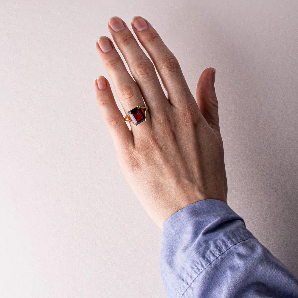 14ct Yellow Gold Garnet Verona Ring