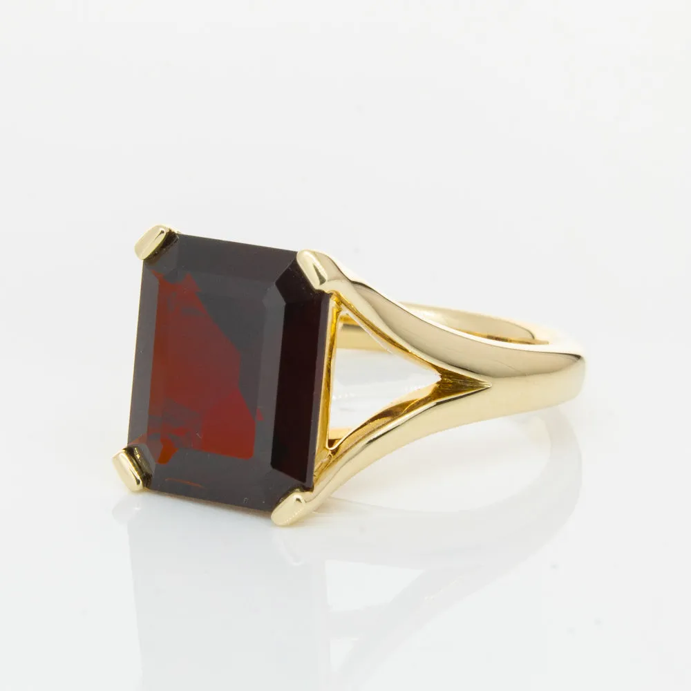 14ct Yellow Gold Garnet Verona Ring