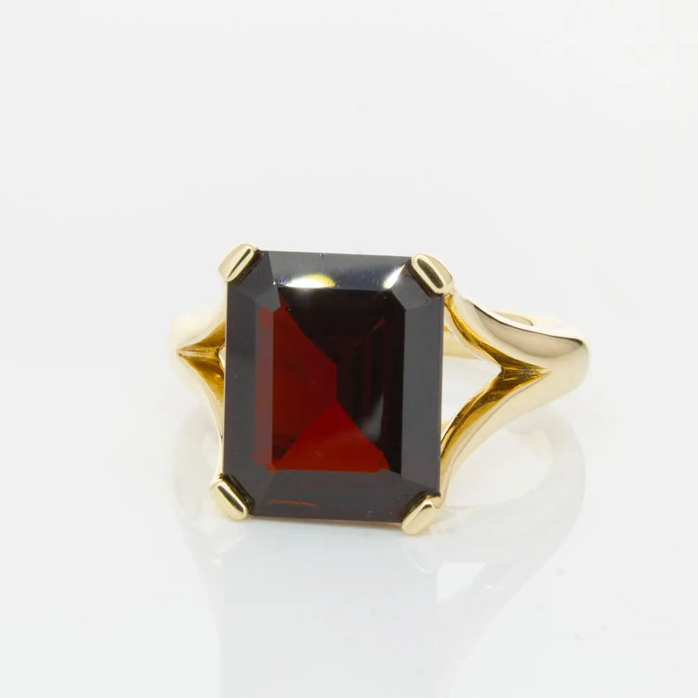14ct Yellow Gold Garnet Verona Ring