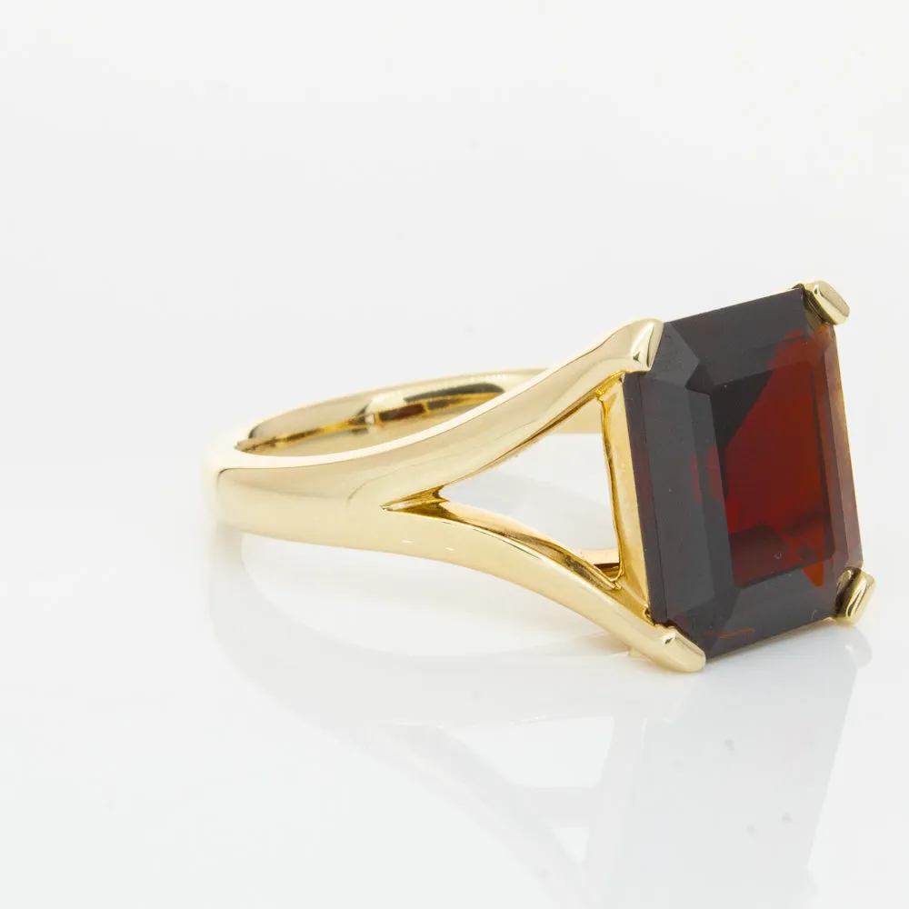 14ct Yellow Gold Garnet Verona Ring