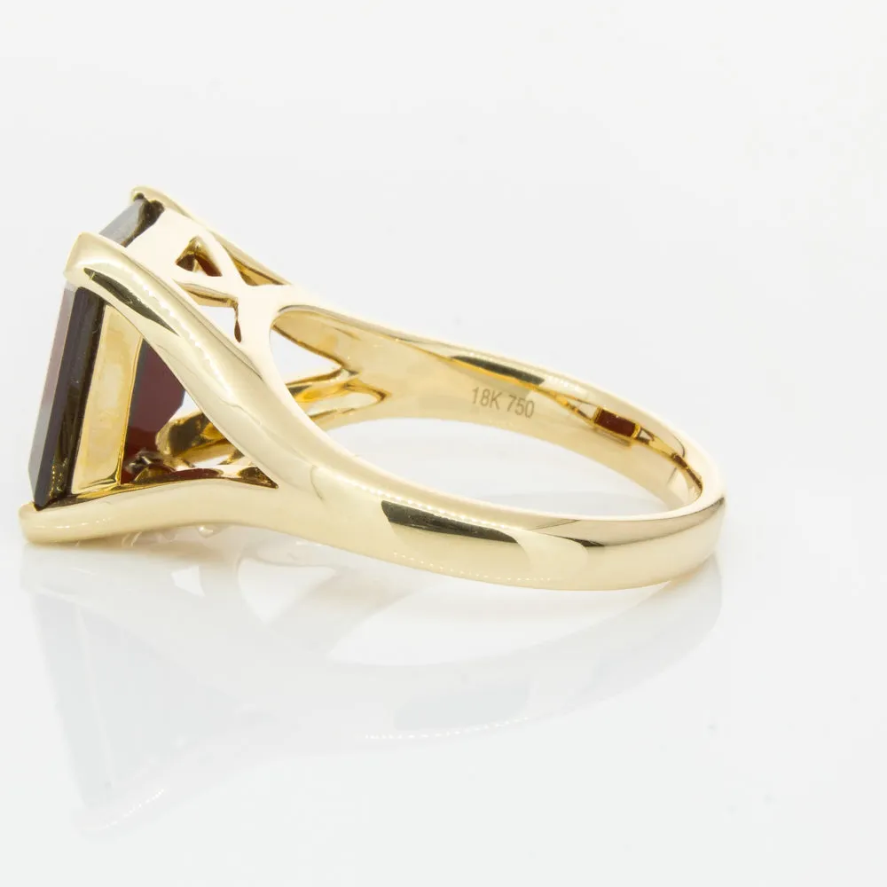 14ct Yellow Gold Garnet Verona Ring