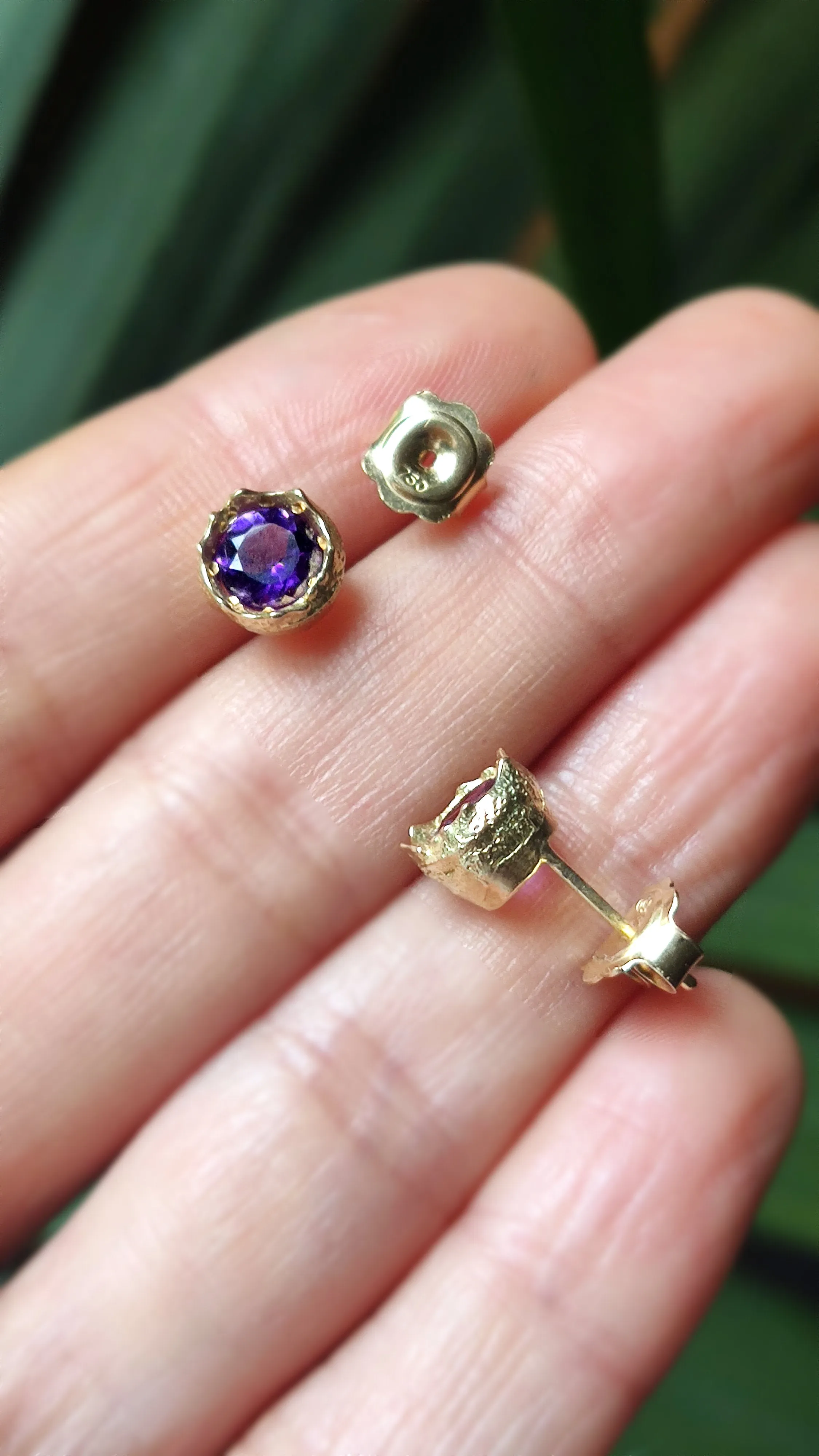 18ct fairtrade gold stud earrings with a 5 mm gemstone