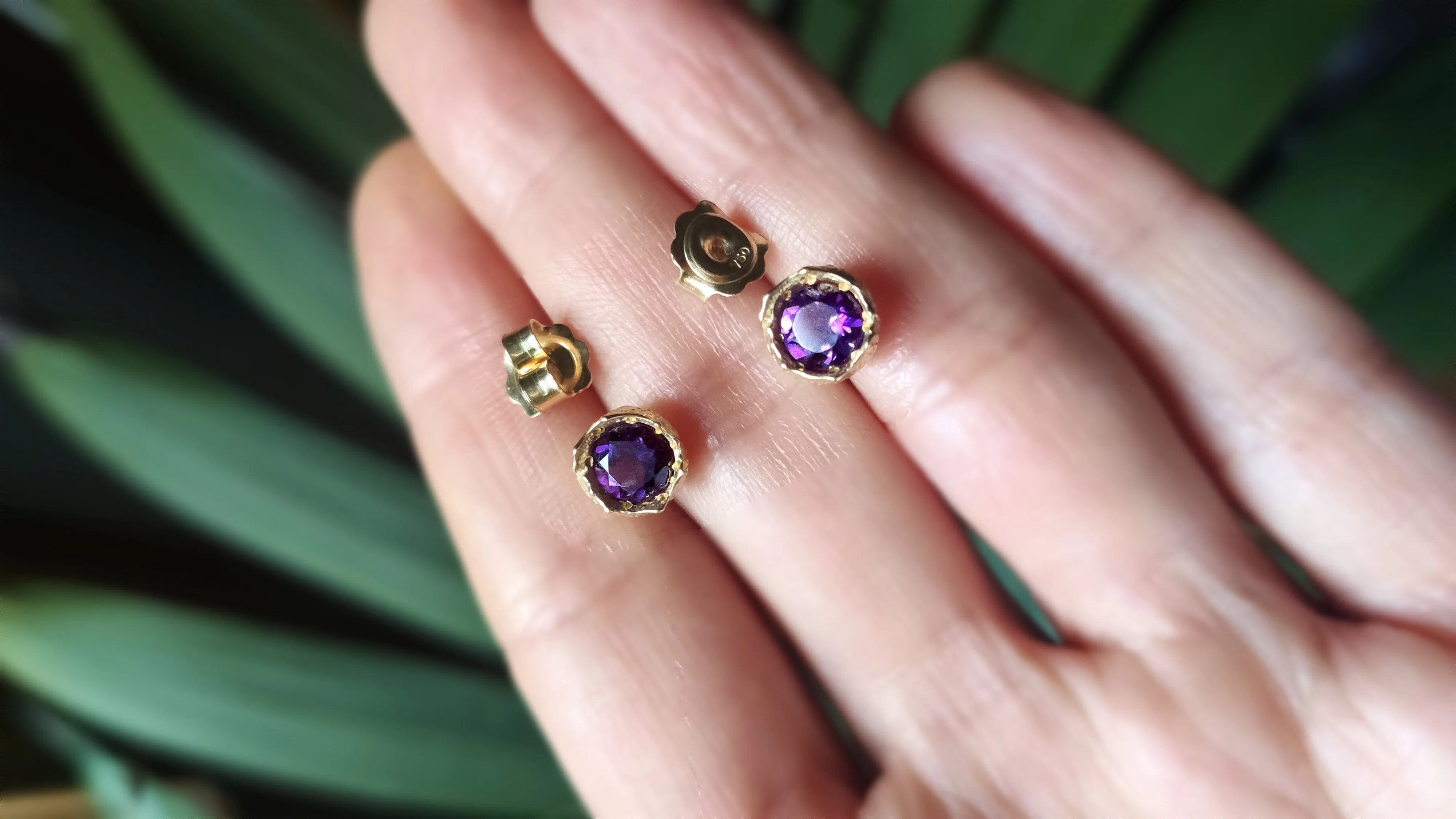 18ct fairtrade gold stud earrings with a 5 mm gemstone