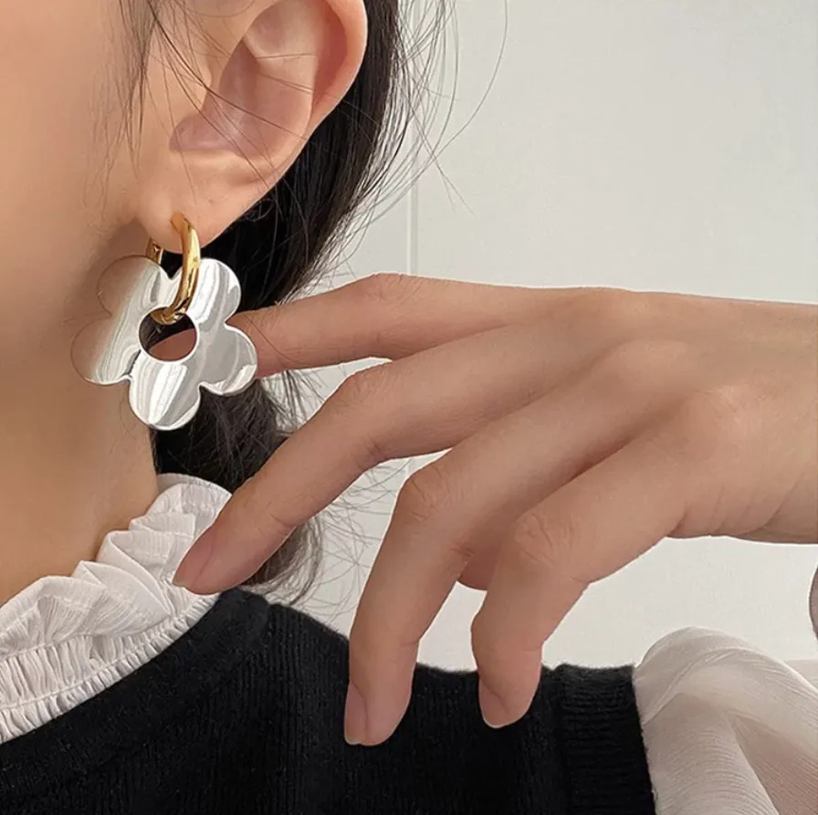 Daisy Hoop Earrings