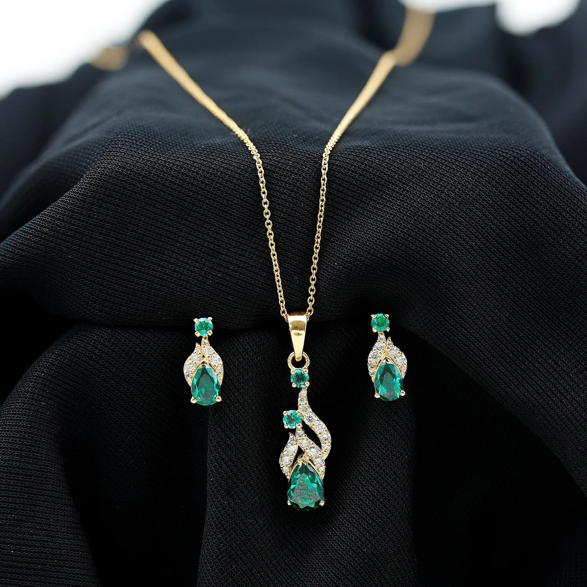 Designer Created Emerald and Diamond Dangle Jewelry Set