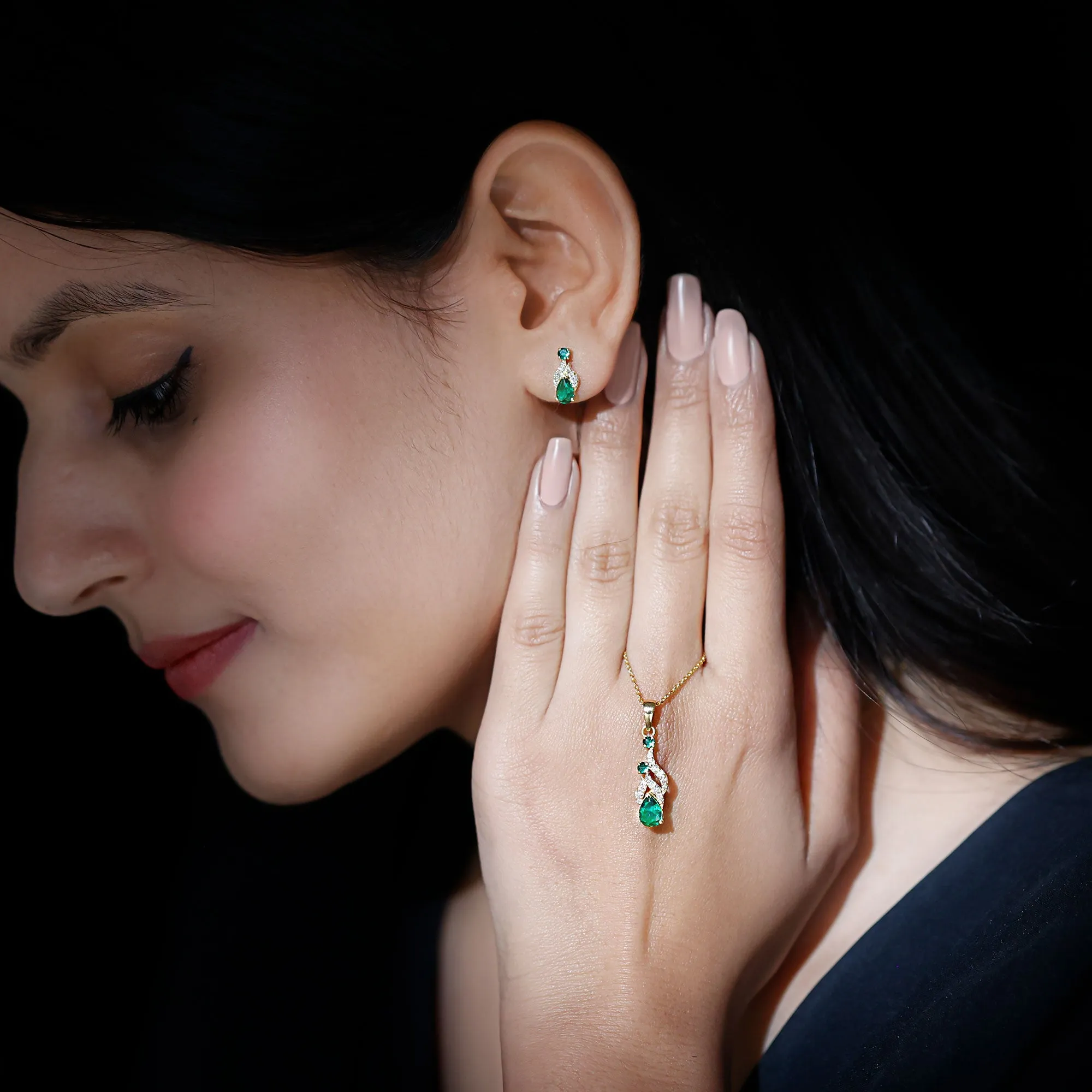 Designer Created Emerald and Diamond Dangle Jewelry Set
