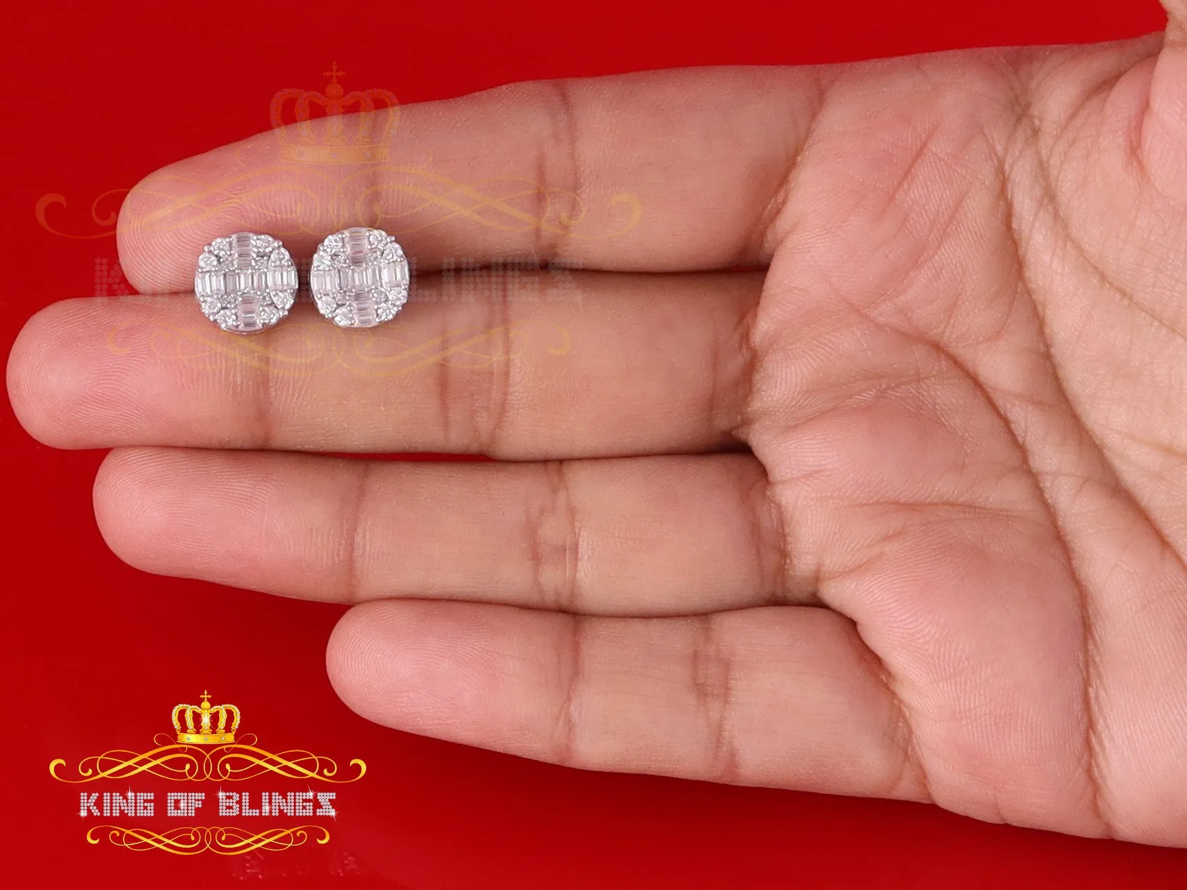 King of Bling's Mens/Womens 925 Silver White 1.50ct VVS 'D' Moissanite Stud Round Earrings