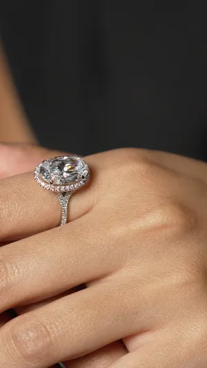 Lucille Oval Borderset Ring