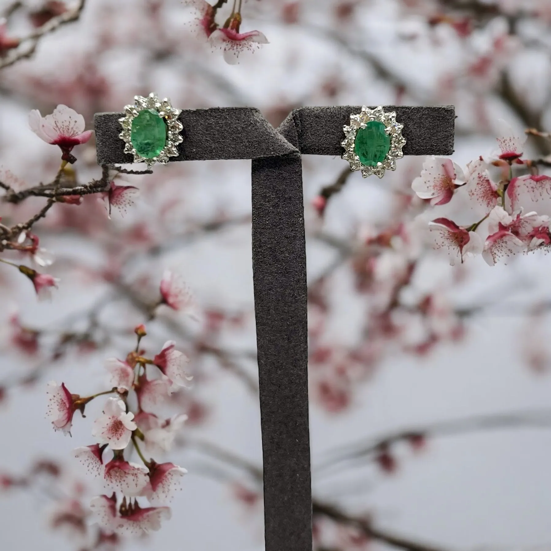 NATURAL EMERALD EARRINGS
