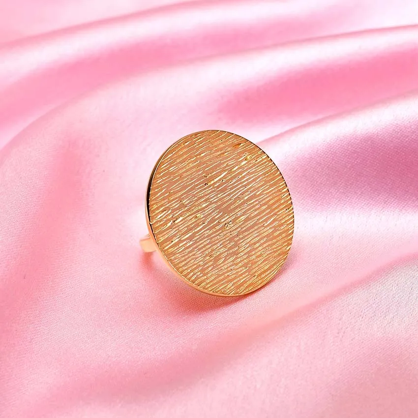 Ocean Disc Wave Cocktail Ring