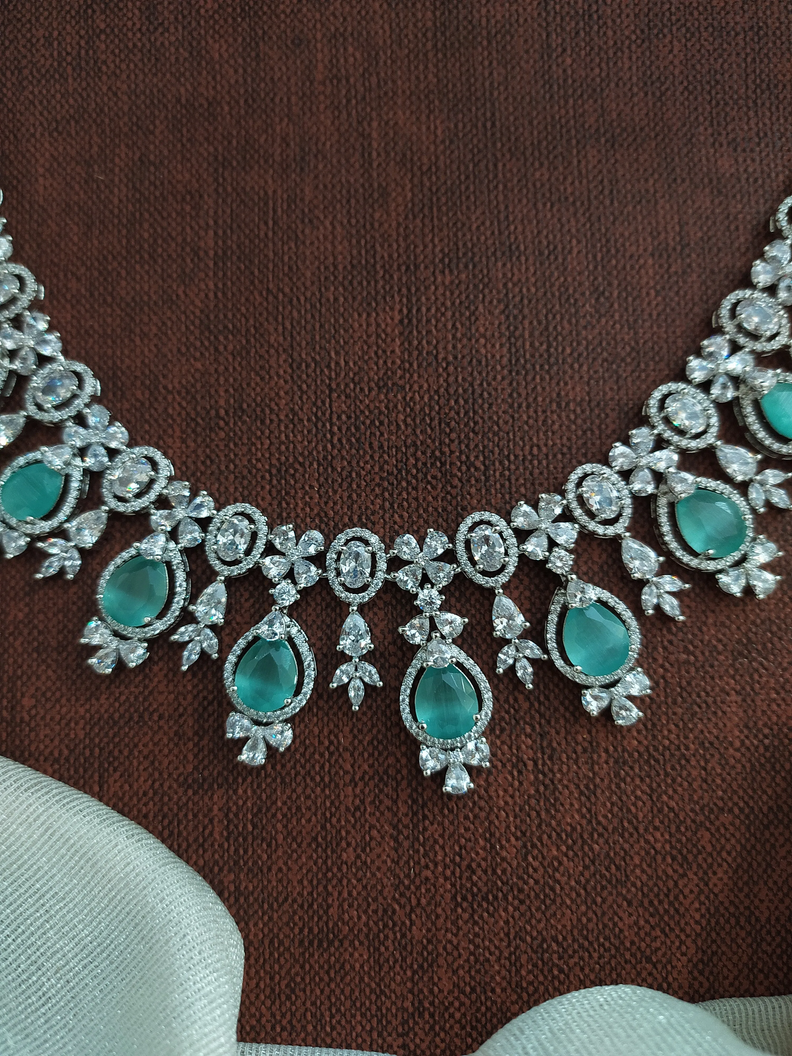 Pear and Oval Shaped Stones Zircon Necklace Set