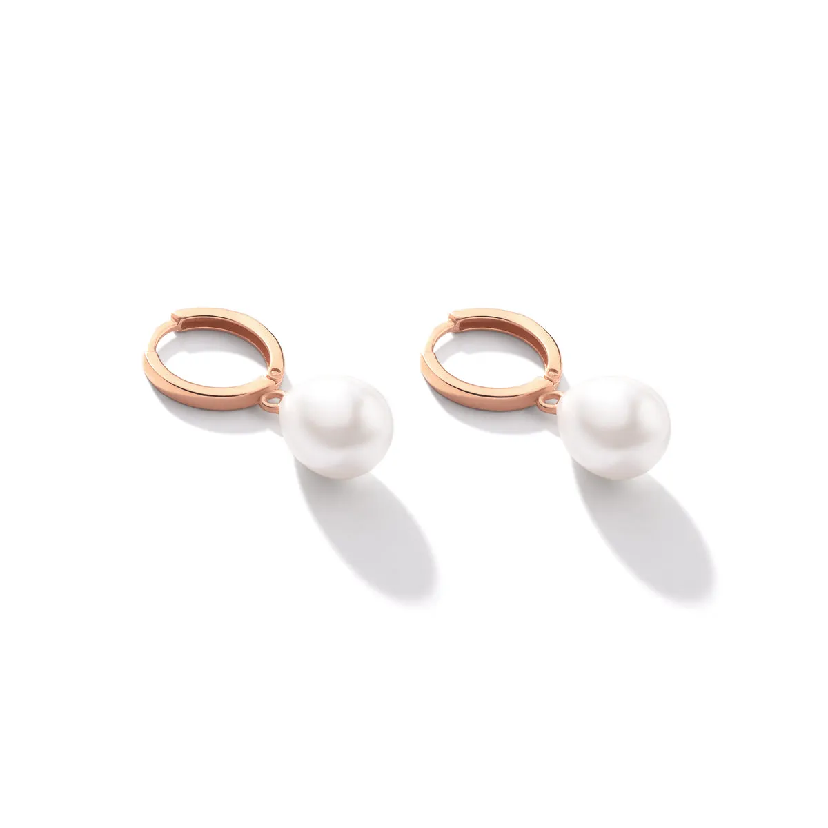 Pearl Huggie Hopp Earrings