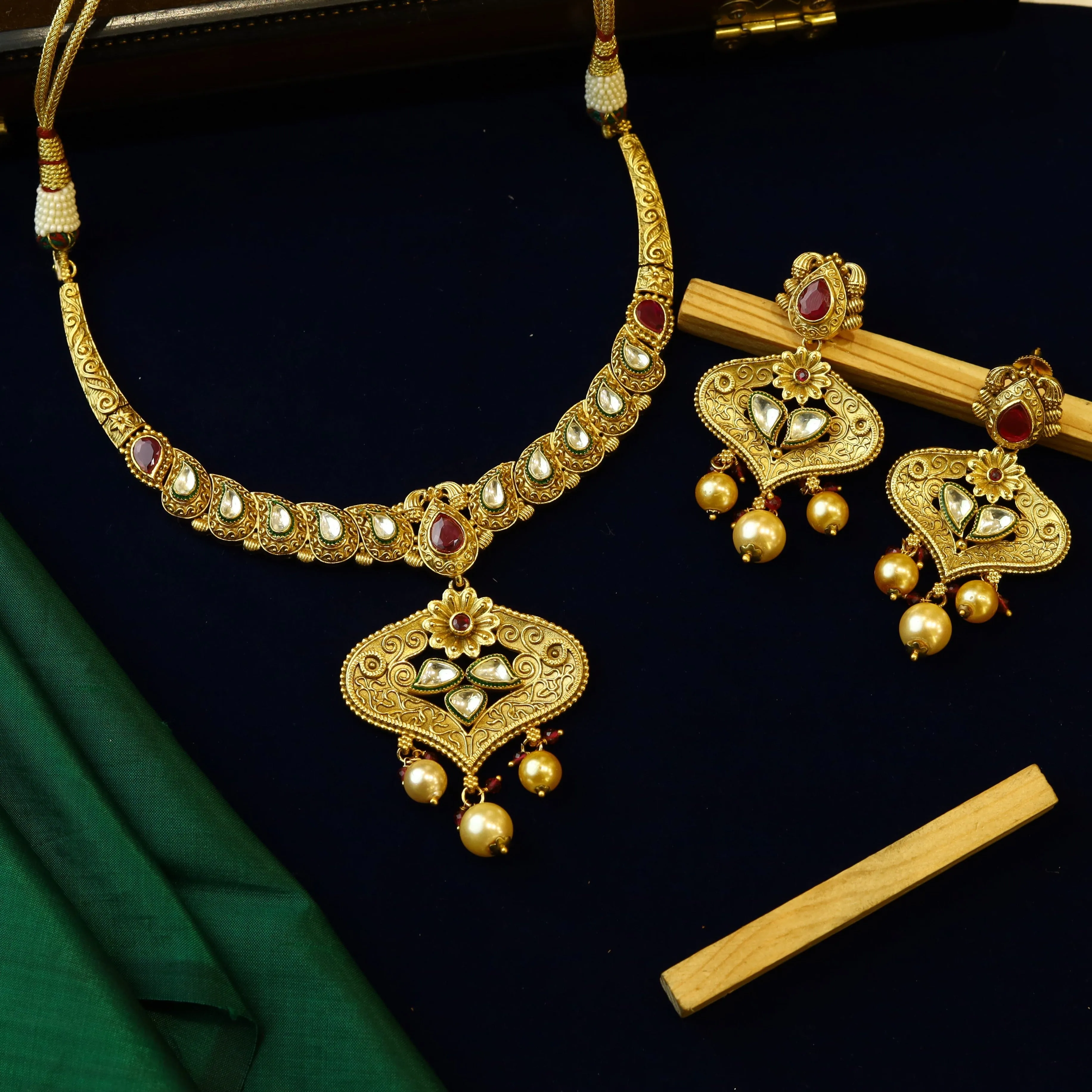 Ruby Green Gold Look Necklace Set