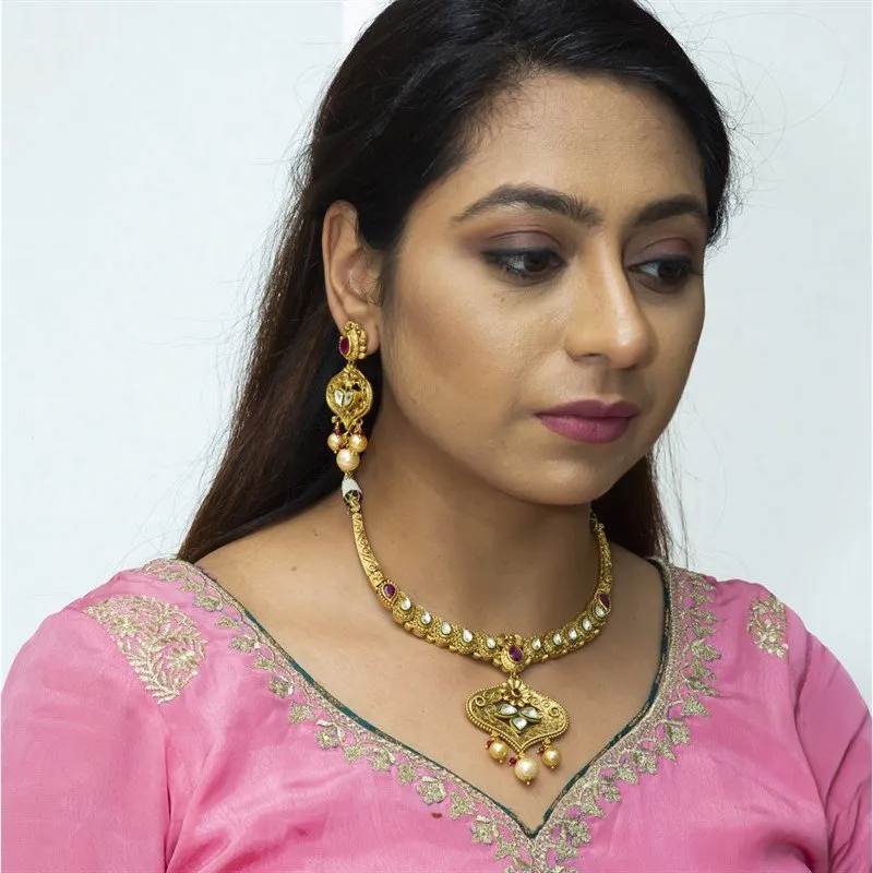 Ruby Green Gold Look Necklace Set