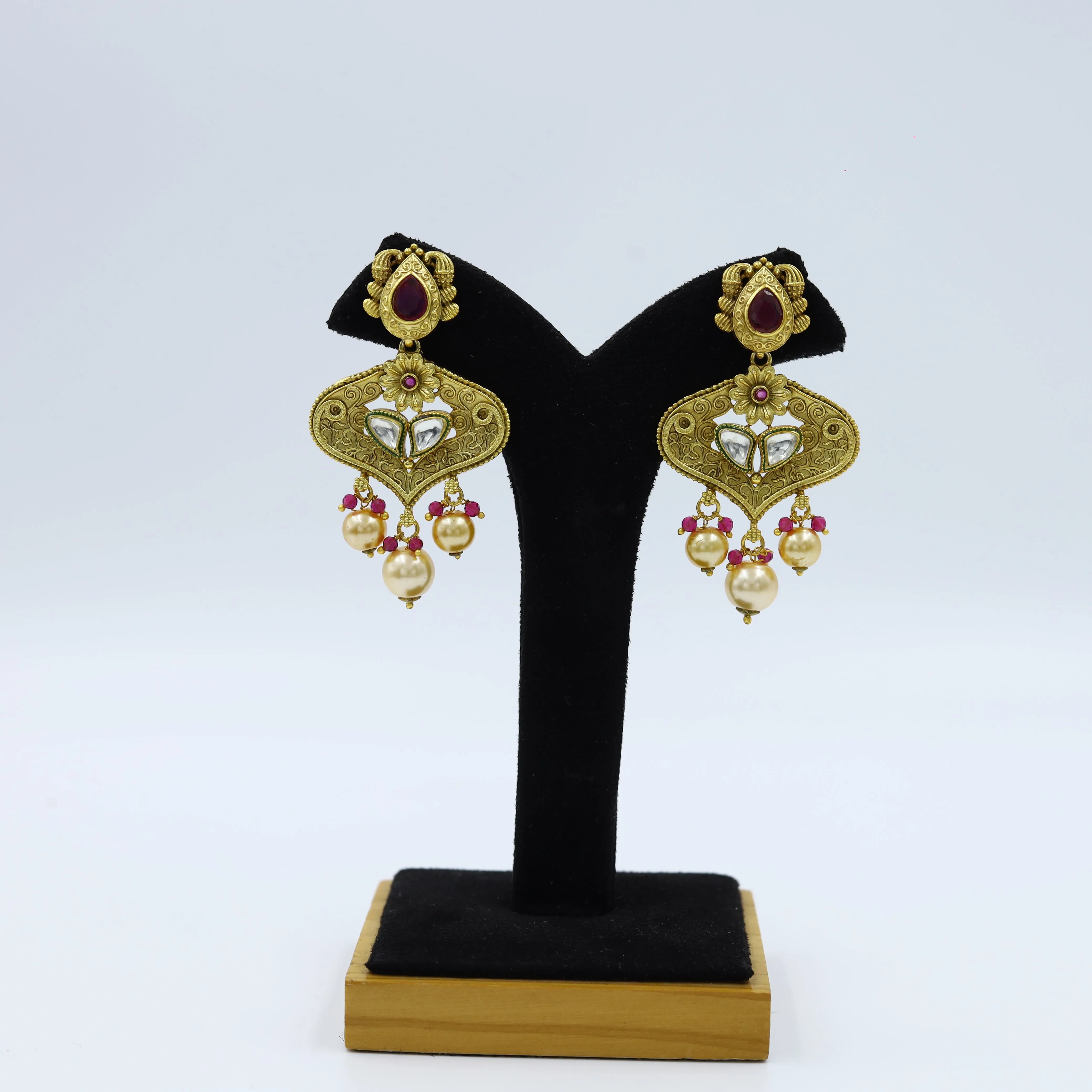 Ruby Green Gold Look Necklace Set