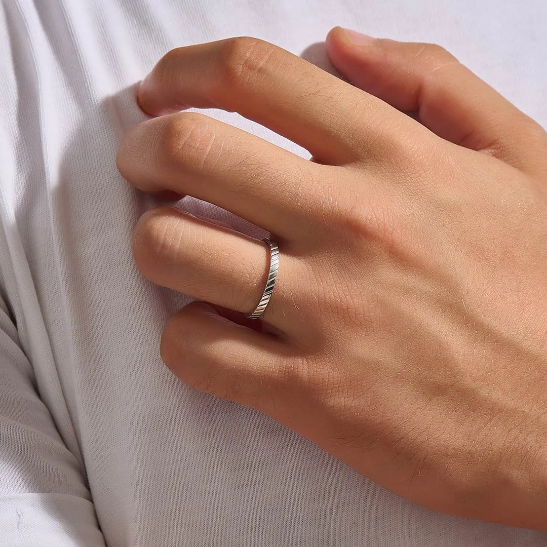 Twined Band Ring in Gold