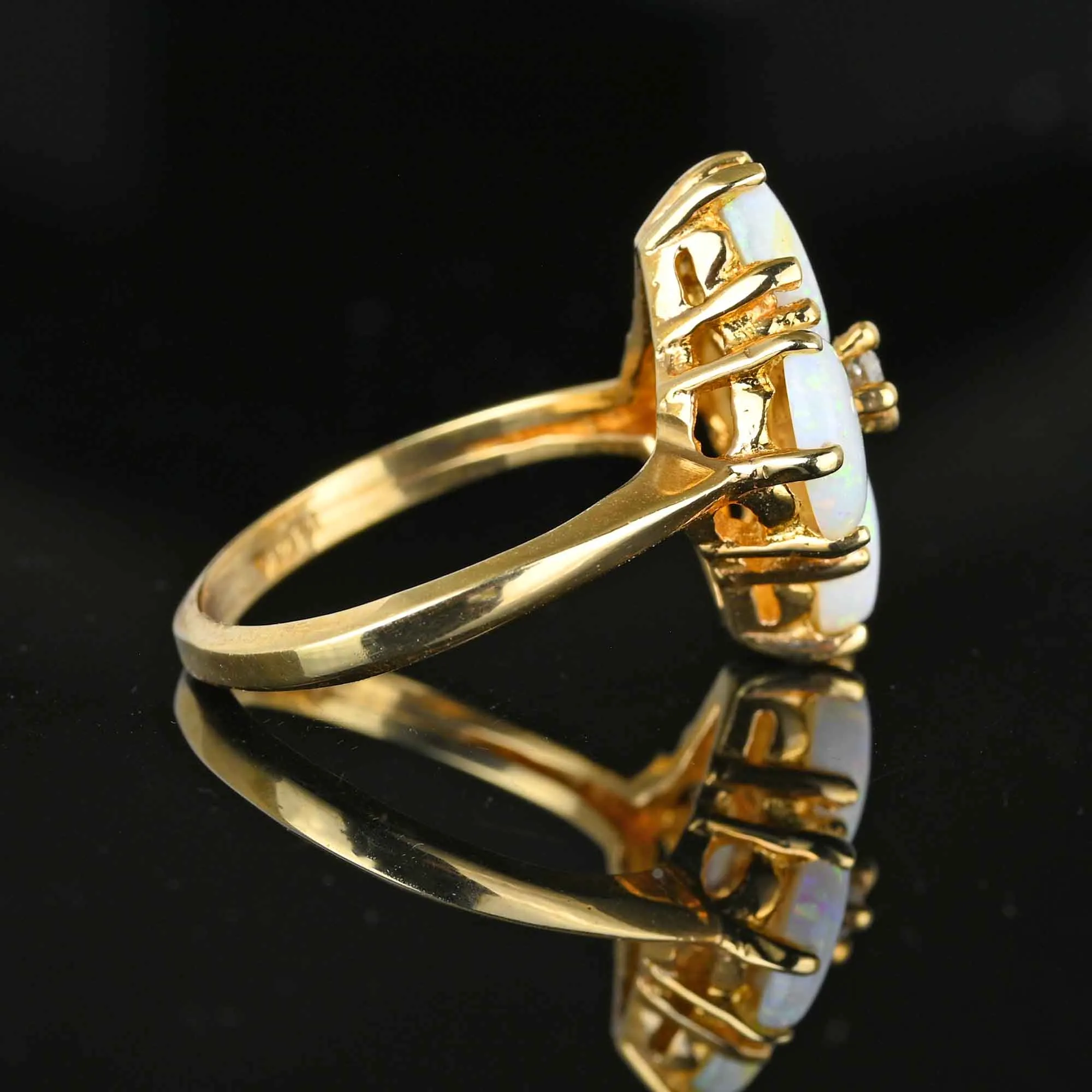 Vintage 14K Gold Diamond  Cabochon Opal Ring